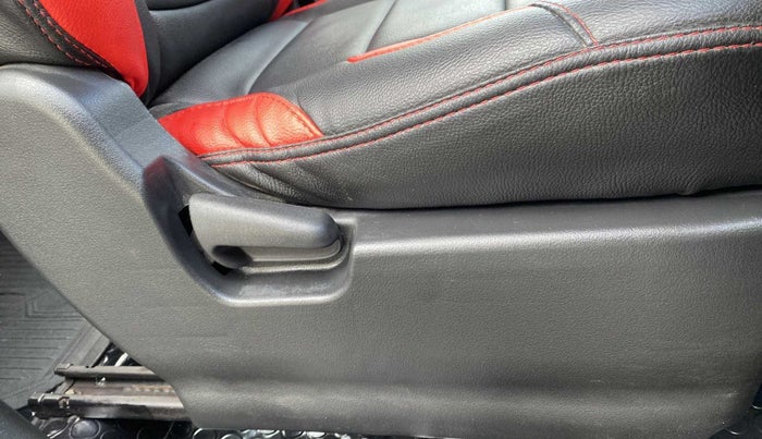 2015 Maruti Wagon R 1.0 VXI, Petrol, Manual, 51,549 km, Driver Side Adjustment Panel