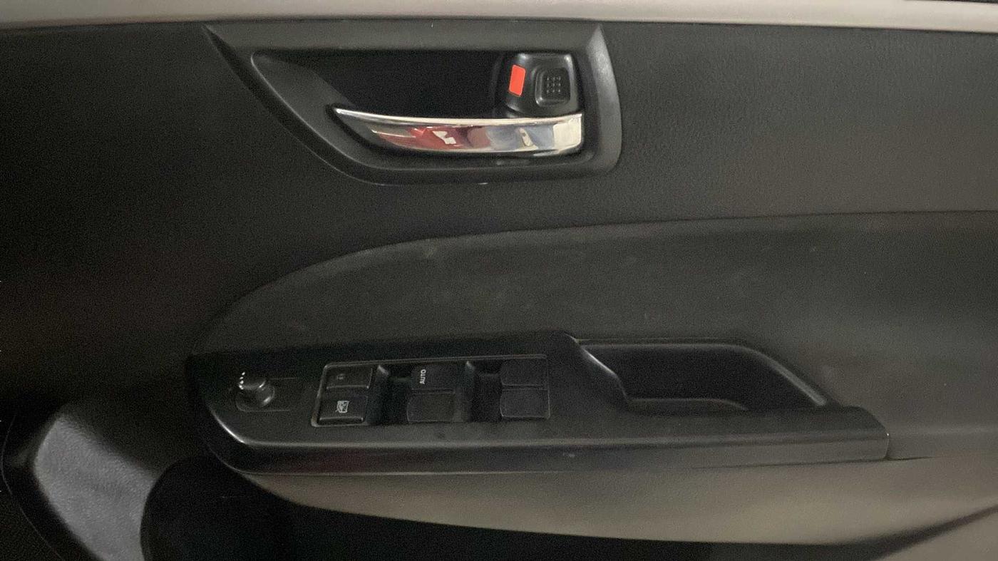 2012 Maruti Swift VXI, Petrol, Manual, 1,14,084 km, Driver Side Door Panels Control