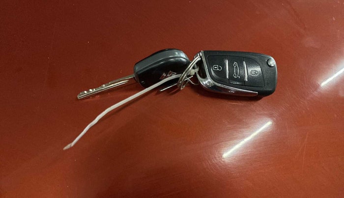 2012 Maruti Swift VXI, Petrol, Manual, 1,14,084 km, Key Close Up