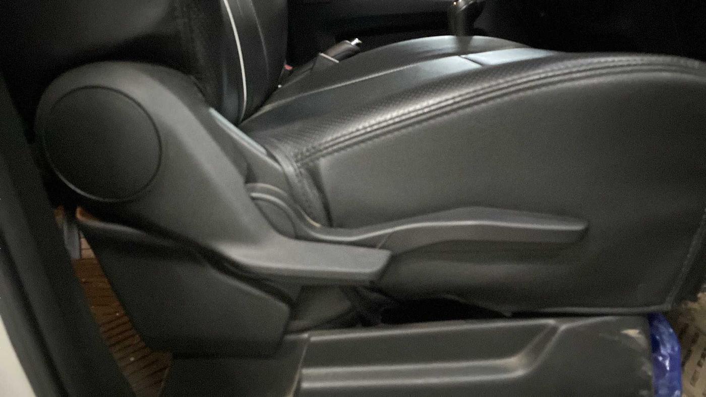 2022 Maruti XL6 ZETA MT, Petrol, Manual, 16,005 km, Driver Side Adjustment Panel
