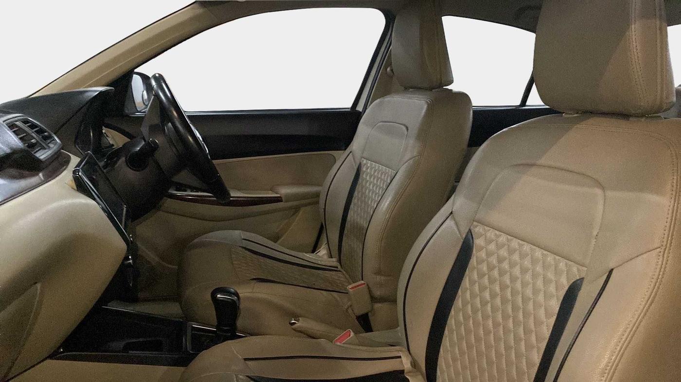 2017 Maruti Dzire ZDI PLUS AMT, Diesel, Automatic, 79,511 km, Right Side Front Door Cabin