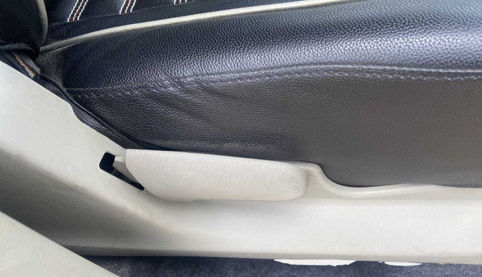2017 Maruti Celerio VXI (O), Petrol, Manual, 41,436 km, Driver Side Adjustment Panel