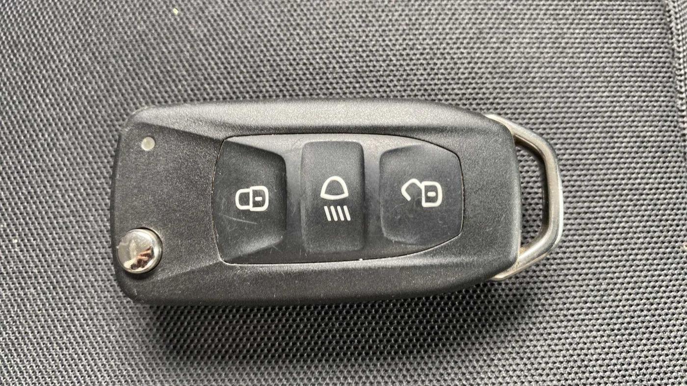 2021 Tata ALTROZ XE PETROL, Petrol, Manual, 15,521 km, Key Close Up