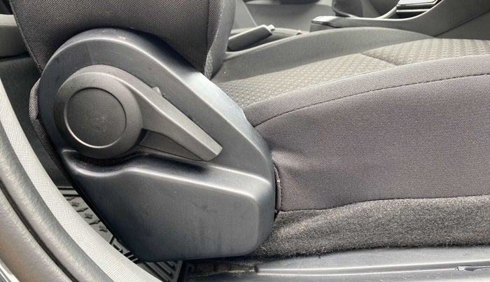 2021 Tata ALTROZ XE PETROL, Petrol, Manual, 15,521 km, Driver Side Adjustment Panel