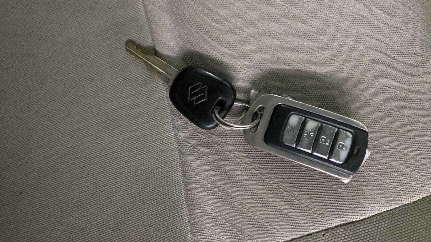 2016 Maruti Alto K10 VXI AMT, Petrol, Automatic, 35,436 km, Key Close Up