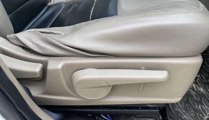 2015 Mahindra TUV300 T8 AMT, Diesel, Automatic, 72,571 km, Driver Side Adjustment Panel