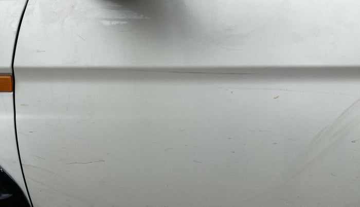 2015 Mahindra TUV300 T8 AMT, Diesel, Automatic, 72,571 km, Front passenger door - Slightly dented