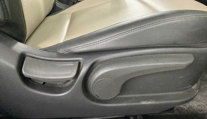 2017 Hyundai Verna 1.6 VTVT SX O, Petrol, Manual, 44,298 km, Driver Side Adjustment Panel