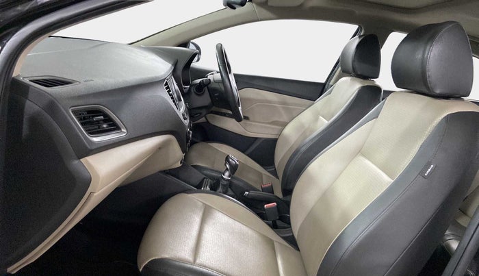 2017 Hyundai Verna 1.6 VTVT SX O, Petrol, Manual, 44,298 km, Right Side Front Door Cabin