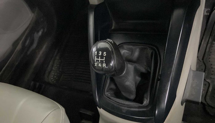 2016 Ford Ecosport AMBIENTE 1.5L PETROL, Petrol, Manual, 53,488 km, Gear lever - Knob cover torn