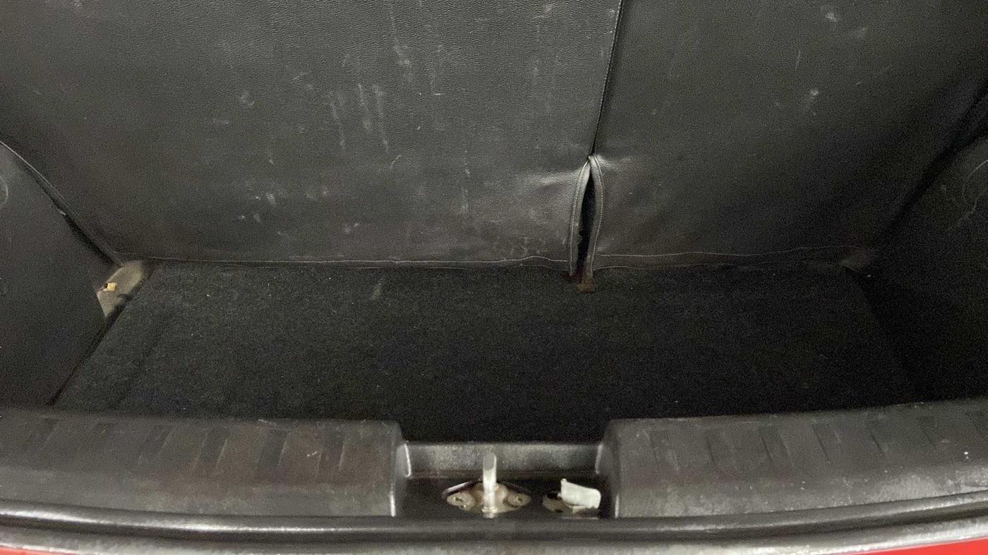 2017 Maruti Swift LXI (O), Petrol, Manual, 53,127 km, Boot Inside