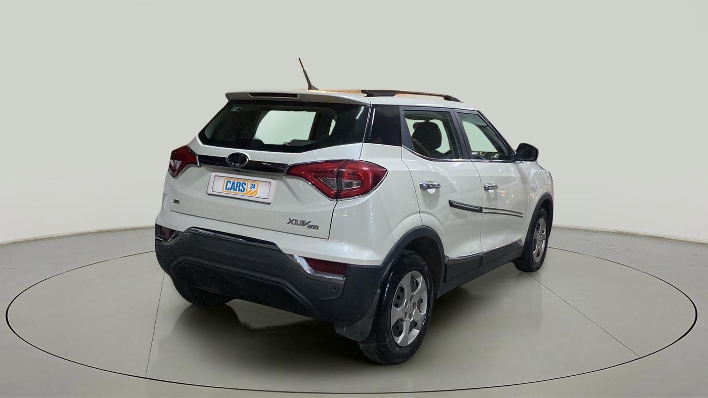 2020 Mahindra XUV300 W6 1.2 PETROL, Petrol, Manual, 29,125 km, Right Back Diagonal