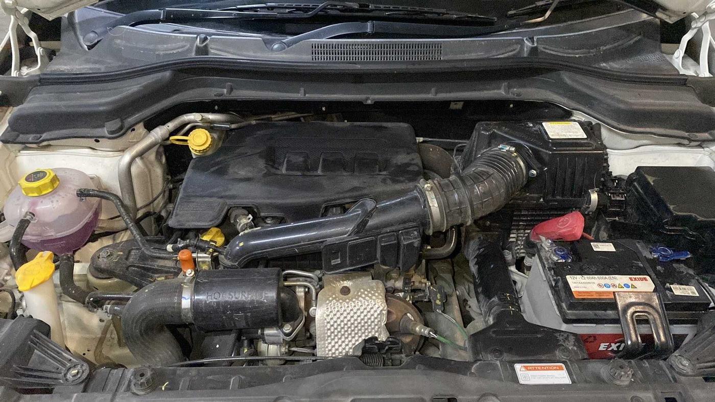 2020 Mahindra XUV300 W6 1.2 PETROL, Petrol, Manual, 29,125 km, Open Bonet