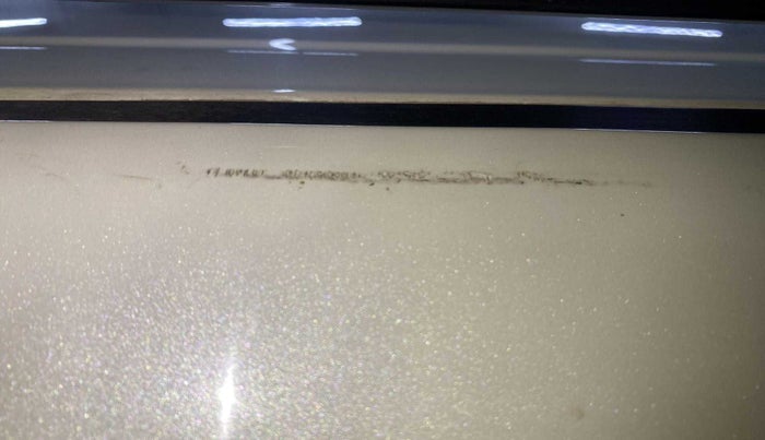 2020 Mahindra XUV300 W6 1.2 PETROL, Petrol, Manual, 29,125 km, Left A pillar - Minor scratches