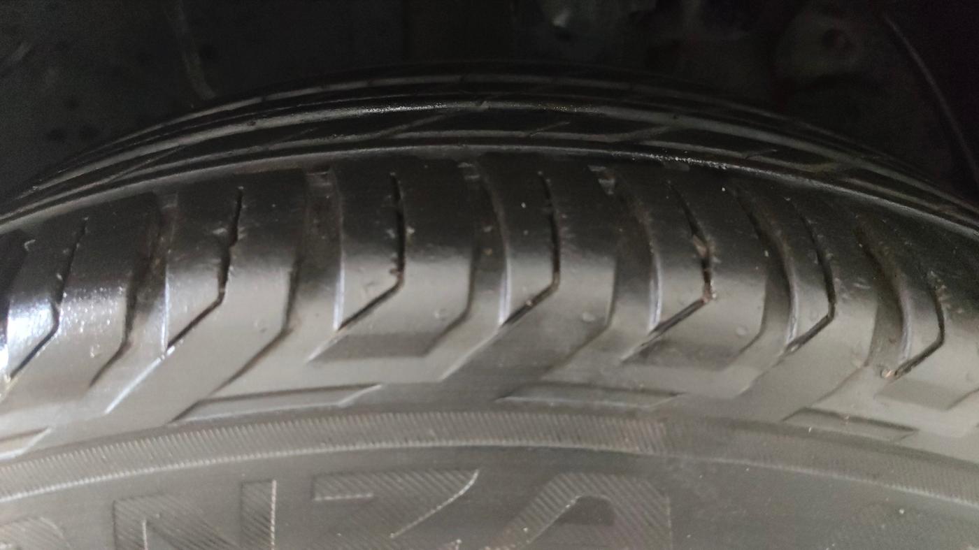 2019 Hyundai Tucson GLS 2WD AT PETROL, Petrol, Automatic, 79,010 km, Left Front Tyre Tread