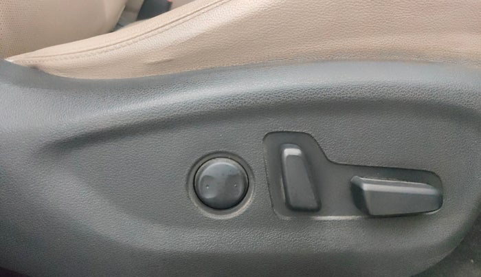 2019 Hyundai Tucson GLS 2WD AT PETROL, Petrol, Automatic, 78,894 km, Driver Side Adjustment Panel