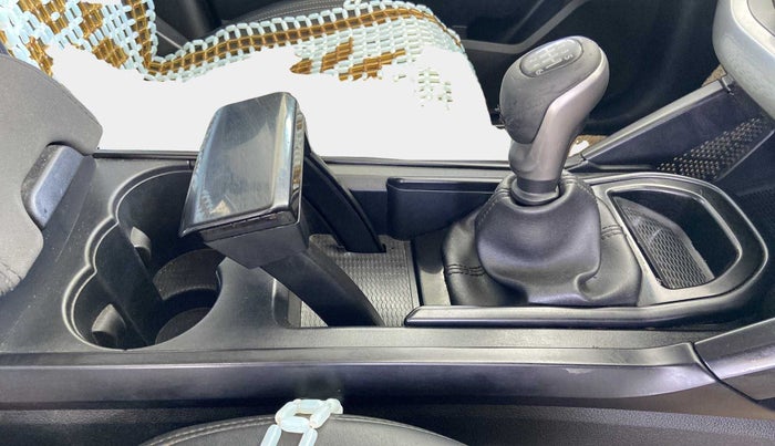 2019 Tata Harrier XM 2.0L KRYOTEC, Diesel, Manual, 63,430 km, Gear Lever