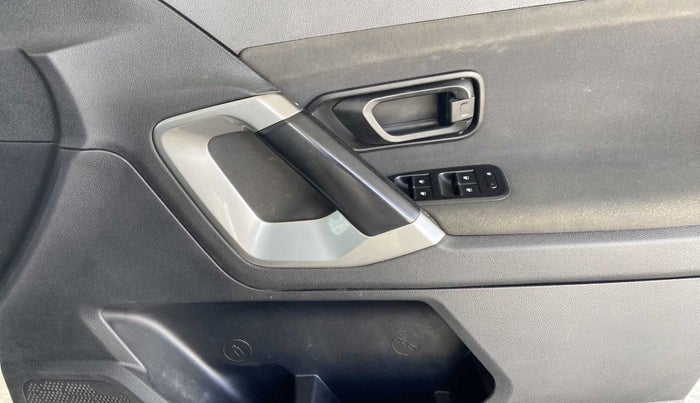 2019 Tata Harrier XM 2.0L KRYOTEC, Diesel, Manual, 63,430 km, Driver Side Door Panels Control