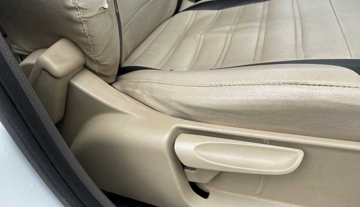 2016 Volkswagen Vento HIGHLINE PLUS 1.5 AT 16 ALLOY, Diesel, Automatic, 57,000 km, Driver Side Adjustment Panel