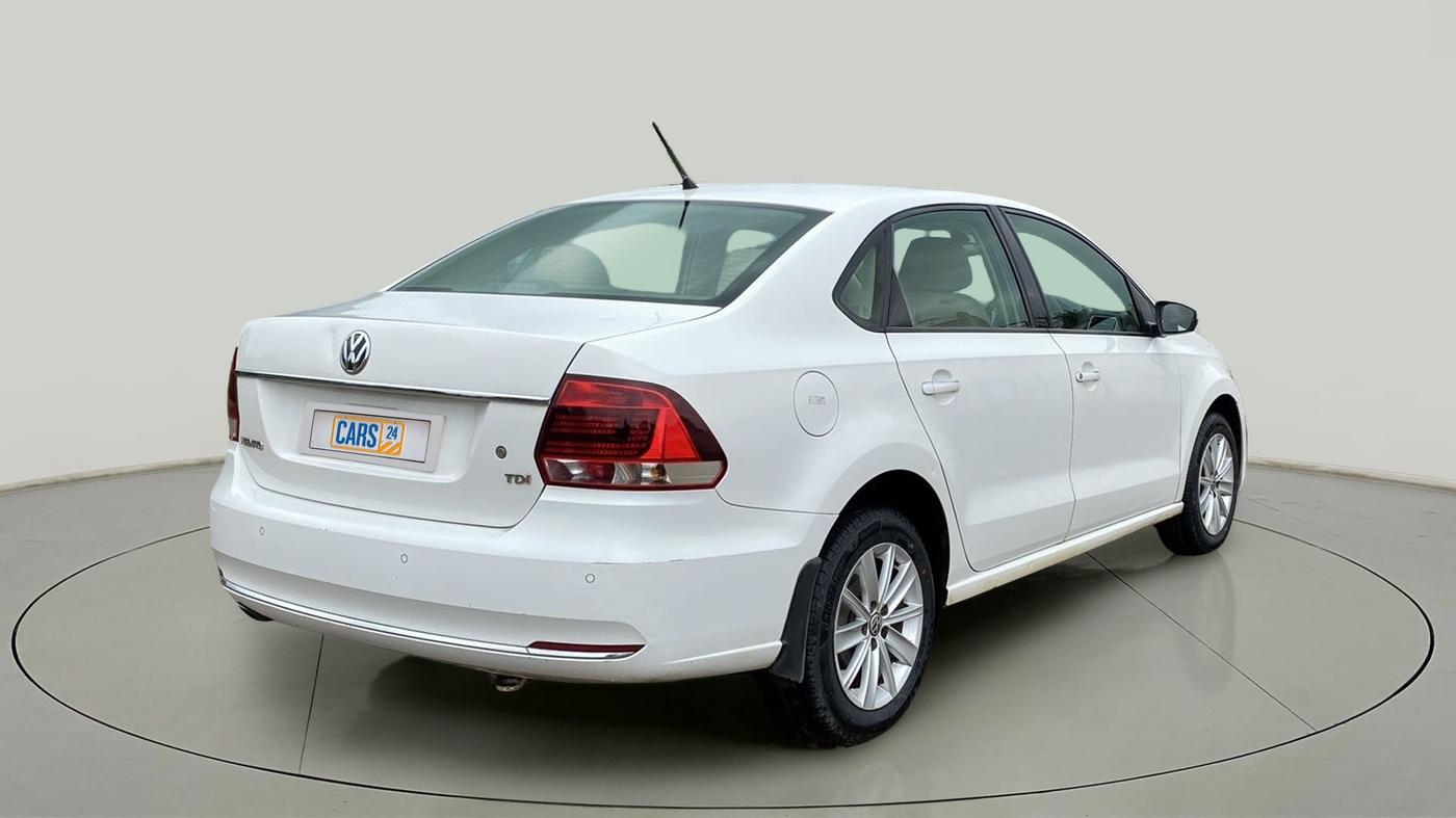 2016 Volkswagen Vento HIGHLINE PLUS 1.5 AT 16 ALLOY, Diesel, Automatic, 57,000 km, Right Back Diagonal
