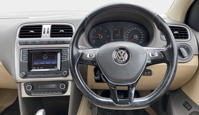 2016 Volkswagen Vento HIGHLINE PLUS 1.5 AT 16 ALLOY, Diesel, Automatic, 57,000 km, Steering Wheel Close Up