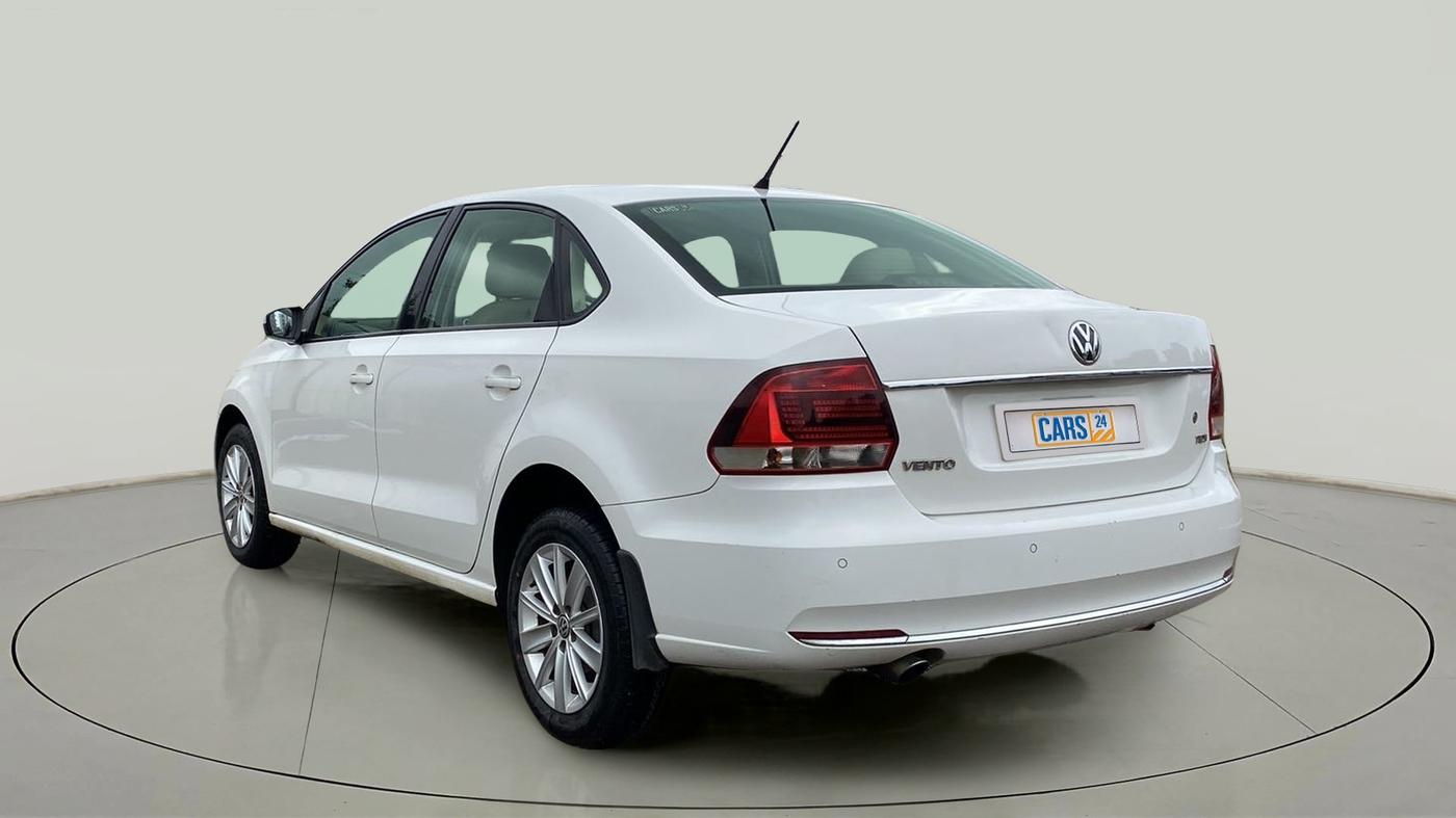 2016 Volkswagen Vento HIGHLINE PLUS 1.5 AT 16 ALLOY, Diesel, Automatic, 57,000 km, Left Back Diagonal