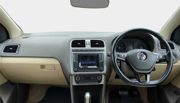 2016 Volkswagen Vento HIGHLINE PLUS 1.5 AT 16 ALLOY, Diesel, Automatic, 57,000 km, Dashboard