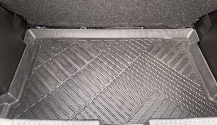 2022 Maruti Baleno DELTA PETROL 1.2, Petrol, Manual, 10,585 km, Boot Inside