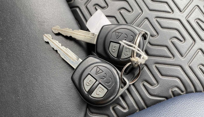 2022 Maruti Baleno DELTA PETROL 1.2, Petrol, Manual, 10,585 km, Key Close Up