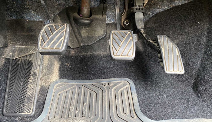 2022 Maruti Baleno DELTA PETROL 1.2, Petrol, Manual, 10,585 km, Pedals