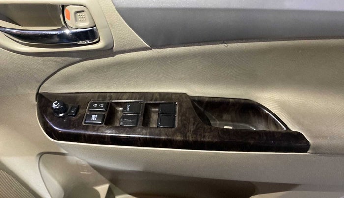 2017 Maruti Ertiga ZDI + SHVS, Diesel, Manual, 41,068 km, Driver Side Door Panels Control