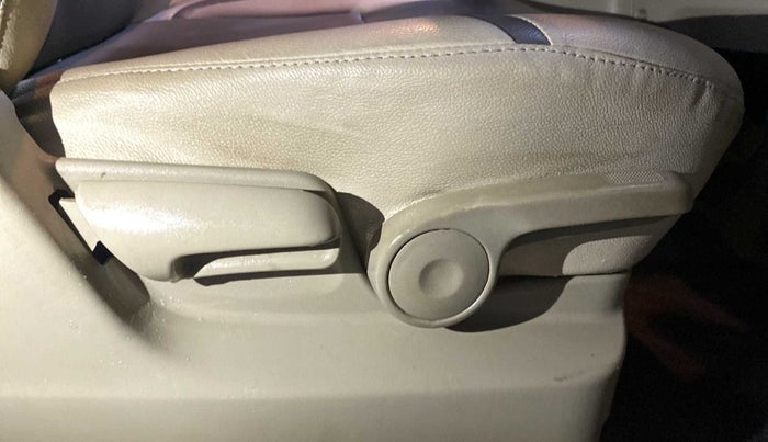 2017 Maruti Ertiga ZDI + SHVS, Diesel, Manual, 41,068 km, Driver Side Adjustment Panel