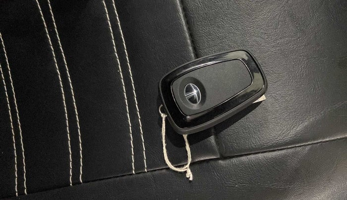 2021 Tata PUNCH CREATIVE  iRA PACK MT, Petrol, Manual, 15,142 km, Key Close Up