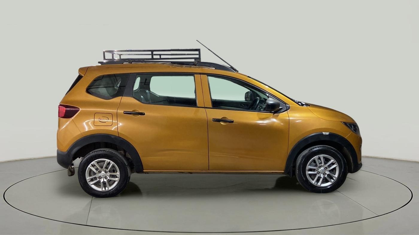 2022 Renault TRIBER RXL MT, Petrol, Manual, 49,749 km, Right Side View