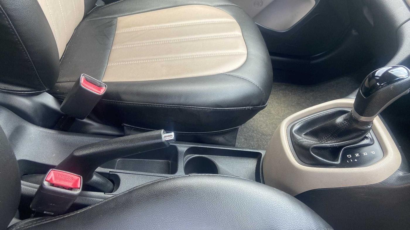 2017 Hyundai Grand i10 ASTA (O) AT 1.2 KAPPA VTVT, Petrol, Automatic, 28,892 km, Gear Lever