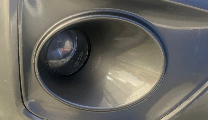 2018 Maruti Celerio VXI CNG, CNG, Manual, 99,009 km, Right fog light - Minor damage