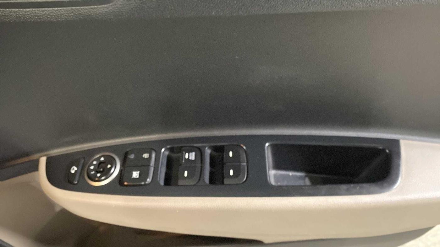 2018 Hyundai Grand i10 SPORTZ (O) AT 1.2 KAPPA VTVT, Petrol, Automatic, 28,023 km, Driver Side Door Panels Control