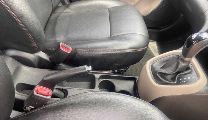 2017 Hyundai Grand i10 SPORTZ AT 1.2 KAPPA VTVT, CNG, Automatic, 42,356 km, Gear Lever