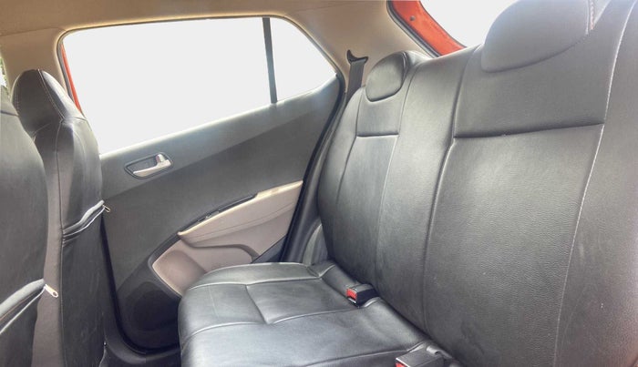 2017 Hyundai Grand i10 SPORTZ AT 1.2 KAPPA VTVT, CNG, Automatic, 42,356 km, Right Side Rear Door Cabin