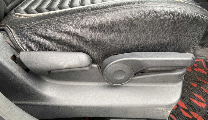 2016 Maruti Vitara Brezza ZDI PLUS, Diesel, Manual, 73,566 km, Driver Side Adjustment Panel