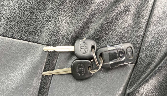 2013 Toyota Etios G, Petrol, Manual, 63,497 km, Key Close Up