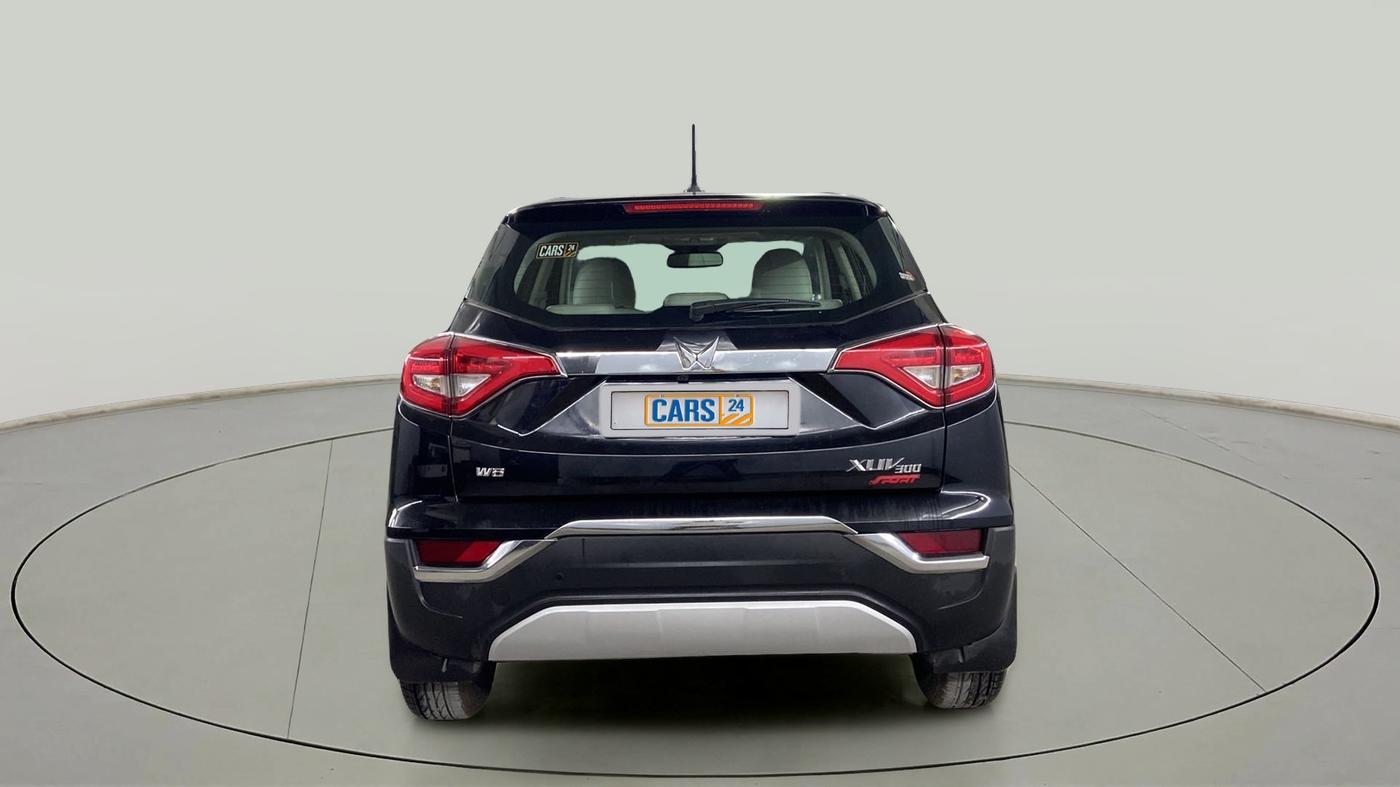 2023 Mahindra XUV300 W8 (O) 1.2 PETROL, Petrol, Manual, 1,410 km, Back/Rear