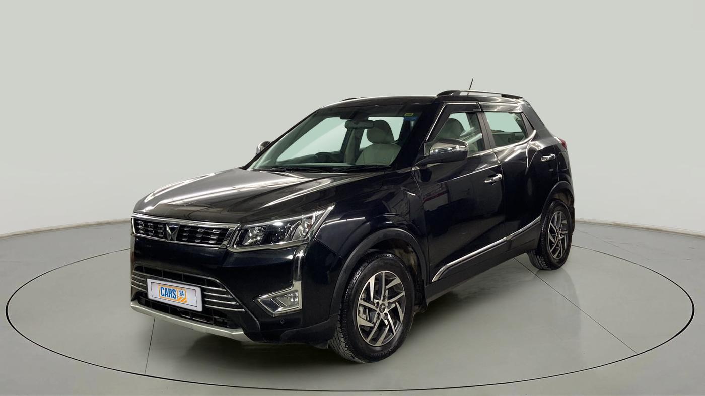 2023 Mahindra XUV300 W8 (O) 1.2 PETROL, Petrol, Manual, 1,410 km, Left Front Diagonal