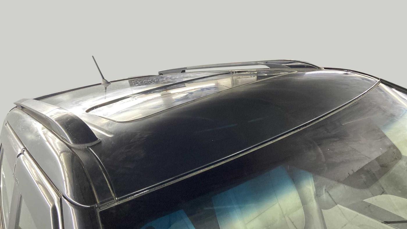 2023 Mahindra XUV300 W8 (O) 1.2 PETROL, Petrol, Manual, 1,410 km, Roof