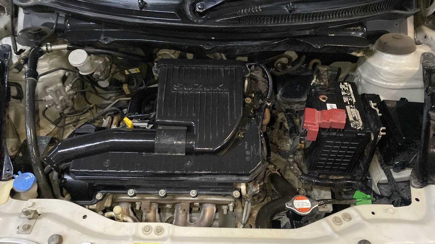 2016 Maruti Swift VXI, Petrol, Manual, 90,101 km, Open Bonet