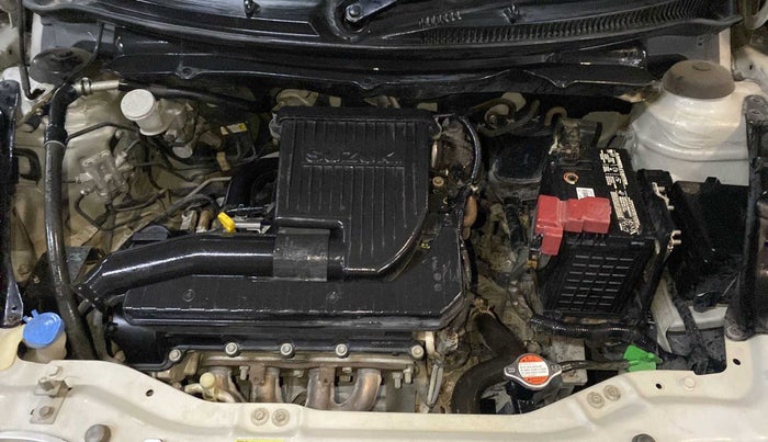 2016 Maruti Swift VXI, Petrol, Manual, 90,101 km, Open Bonet