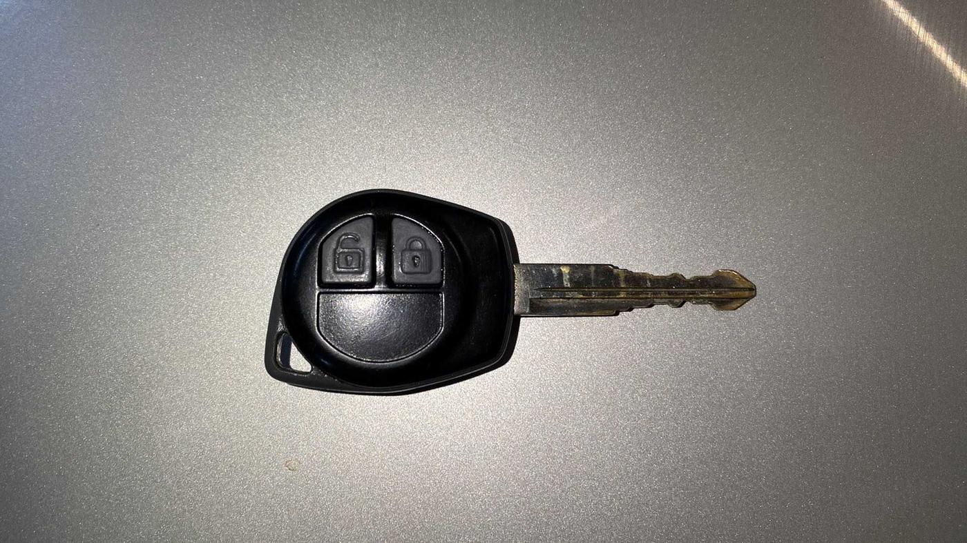 2016 Maruti Swift VXI, Petrol, Manual, 90,101 km, Key Close Up
