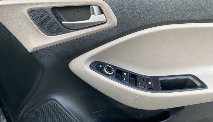 2019 Hyundai Elite i20 ASTA 1.2 (O), Petrol, Manual, 33,459 km, Driver Side Door Panels Control