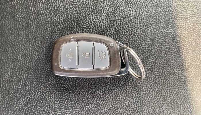 2019 Hyundai Elite i20 ASTA 1.2 (O), Petrol, Manual, 33,459 km, Key Close Up