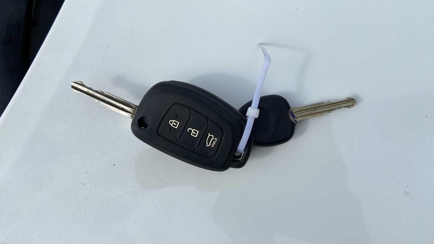 2018 Hyundai Elite i20 SPORTZ 1.2, Petrol, Manual, 13,141 km, Key Close Up